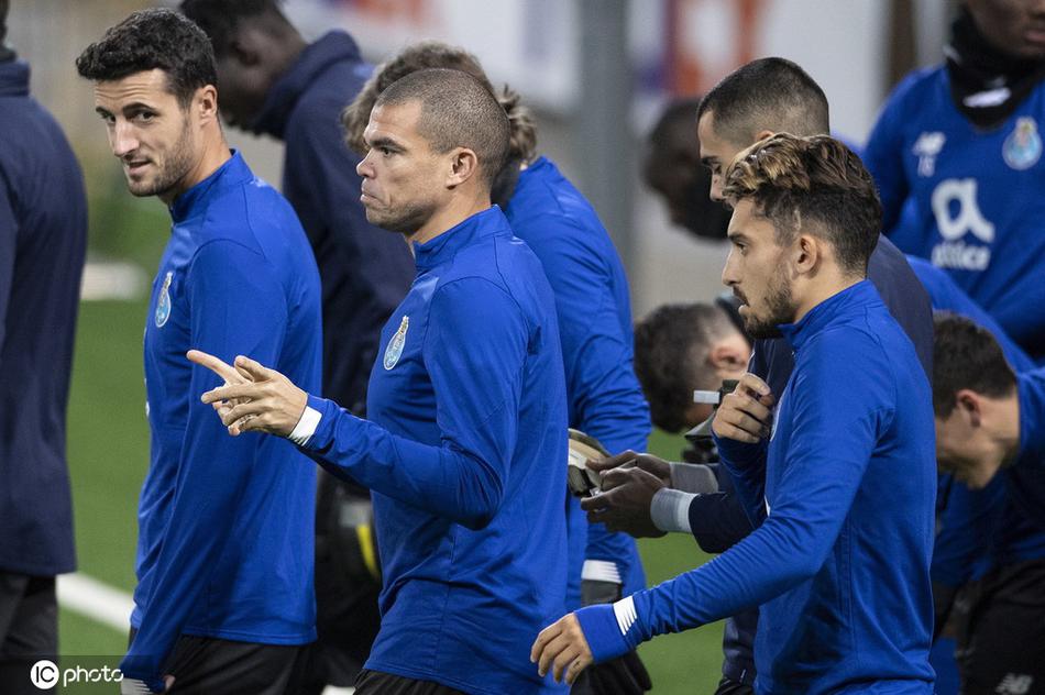 波尔图训练开放日；冲刺阶段临场应变引欢呼；欧联在即；医务组通报恢复(铁路运输实训心得及体会)