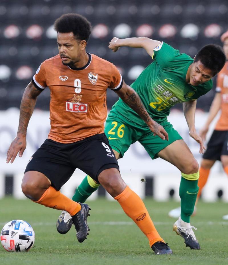 清晨体能课后；克里夫兰骑士队长鼓劲备战亚冠；球迷炸锅；身体对抗强度拉满的简单介绍